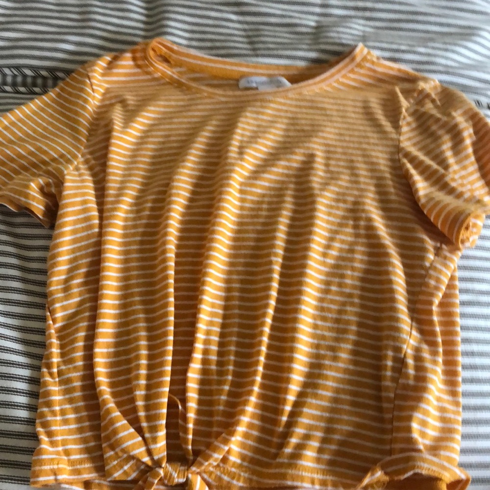 Yellow and white cropped shirt